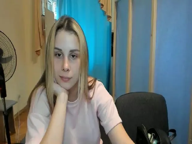 Live sex webcam photo for PolliMilk #256232174