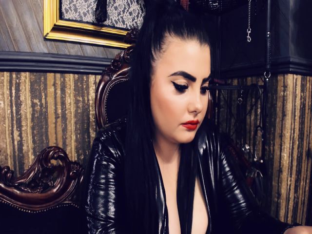 Live sex webcam photo for MelissaGlow #252526710