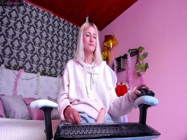 Live sex webcam photo for Silvana_21_ #258151607