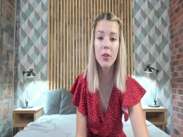 Live sex webcam photo for AmiaLee #257533792