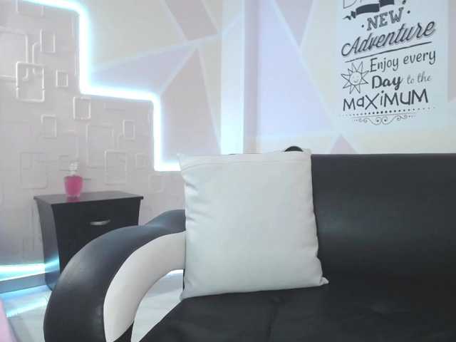 Live sex webcam photo for nicolmitchell #242445648