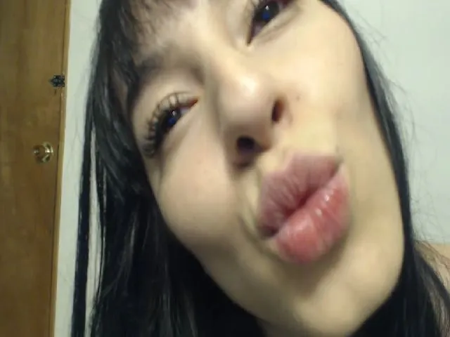 Live sex webcam photo for Kattyduque #254317869