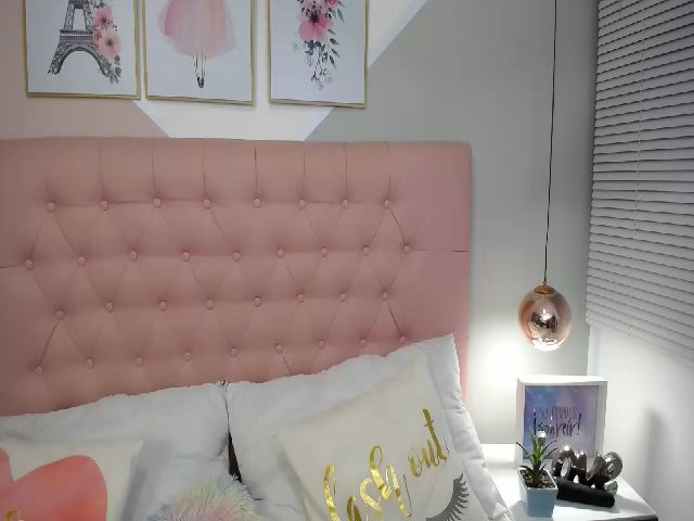 Live sex webcam photo for ema_zz #263568019