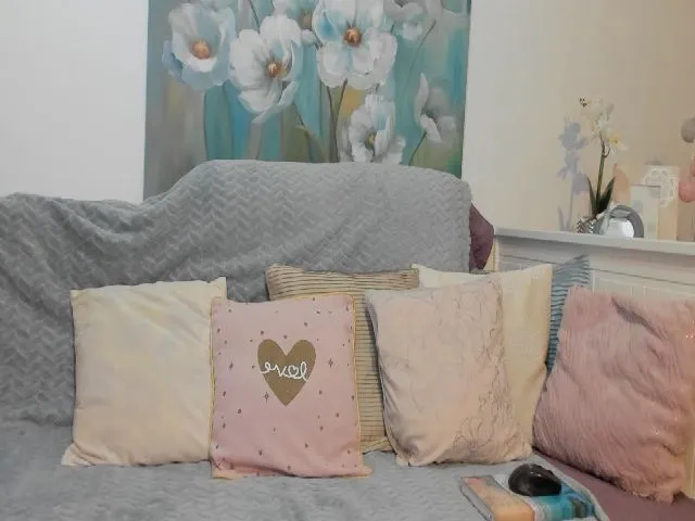 Live sex webcam photo for Miss_secret_M #258619577