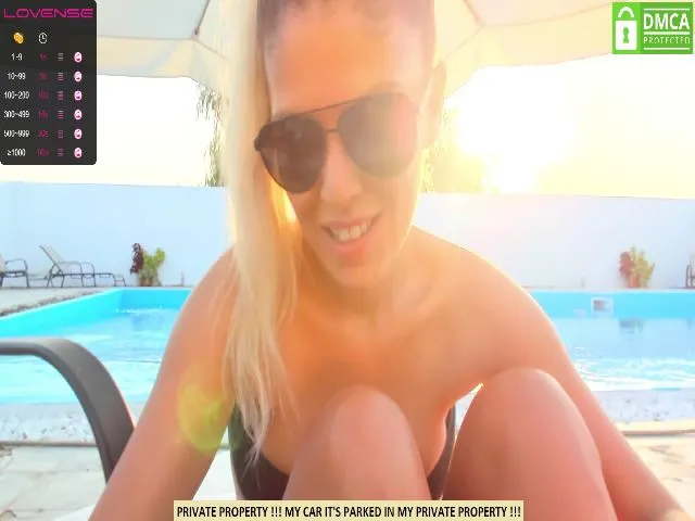 Live sex webcam photo for Miss_KarlaS #258734769