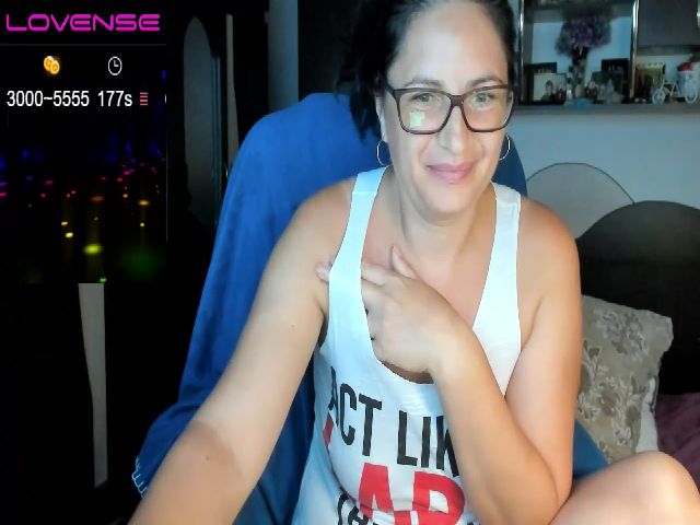 Live sex webcam photo for SquirtyAly69 #252571623