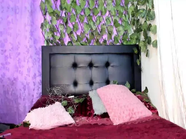 Live sex webcam photo for Holly_rosee #255183807
