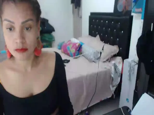 Live sex webcam photo for Shayna_cute #260480163