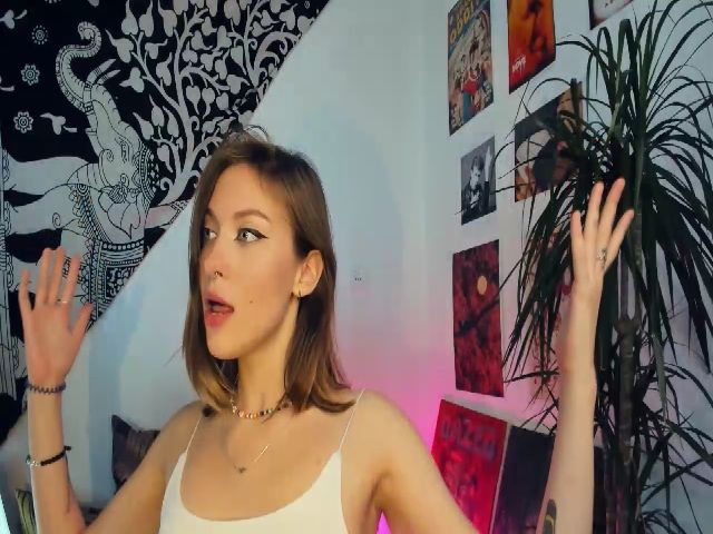 Live sex webcam photo for Aliceum #261267418