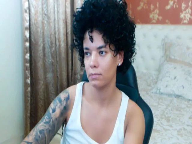 Live sex webcam photo for LaraAnne_ #256384976