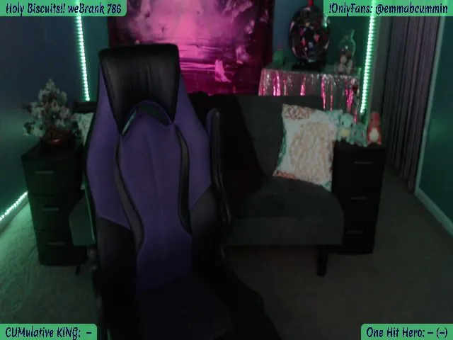 Live sex webcam photo for emmaBcummin #254988196