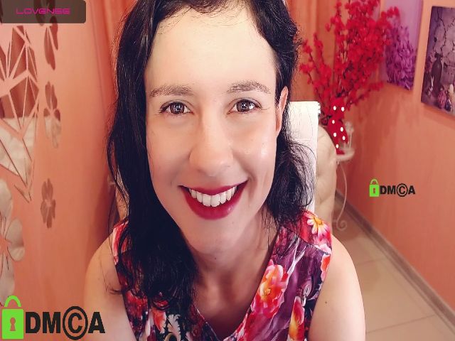 Live sex webcam photo for DanaQueen1 #255863944