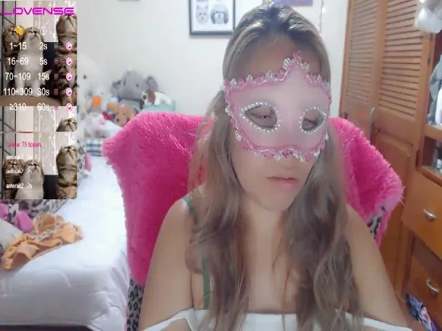 Live sex webcam photo for Meganhill_ #257827707