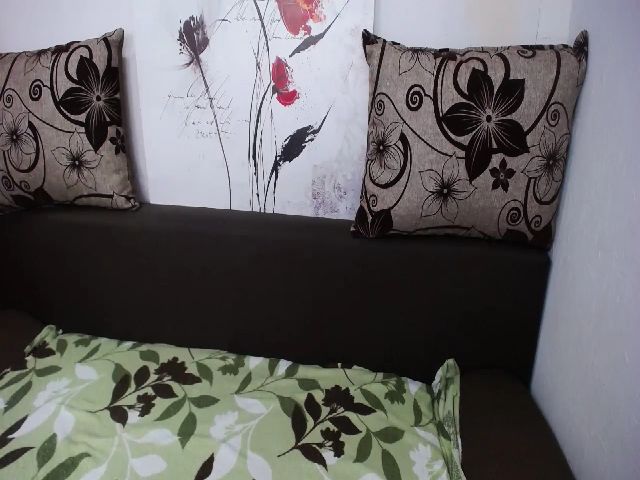 Live sex webcam photo for TeaseKate #258709065