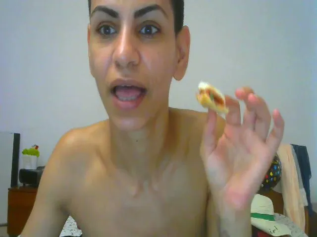 Live sex webcam photo for SONYABRUNETTE #264407274