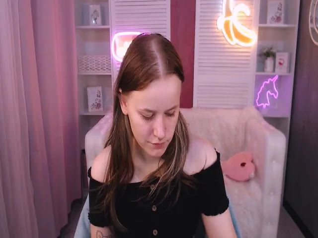 Live sex webcam photo for LynneDawson #262770624