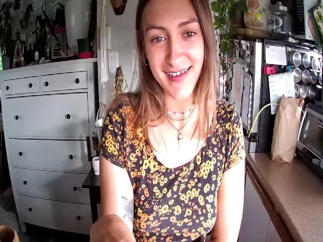 Live sex webcam photo for Sexylexi211 #256393639