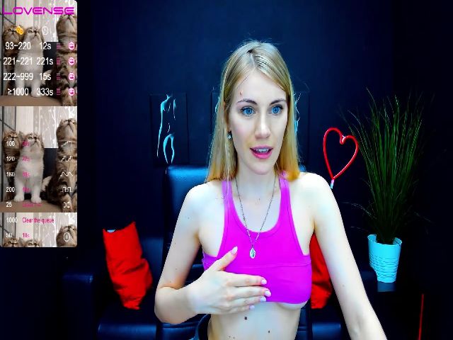 Live sex webcam photo for LiliManchest #252574173