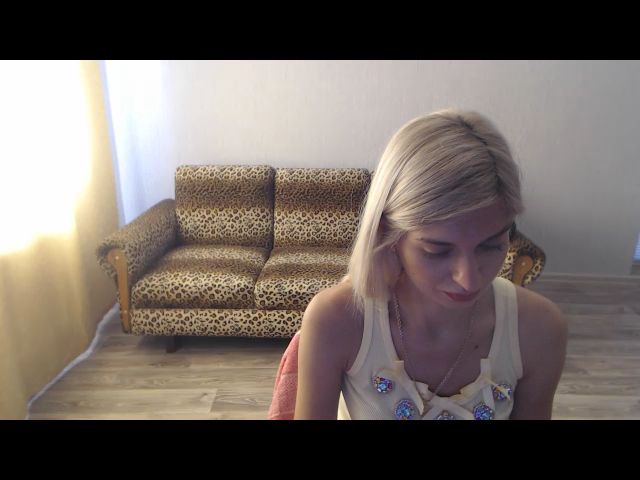 Live sex webcam photo for SexyBeatriice #262979235