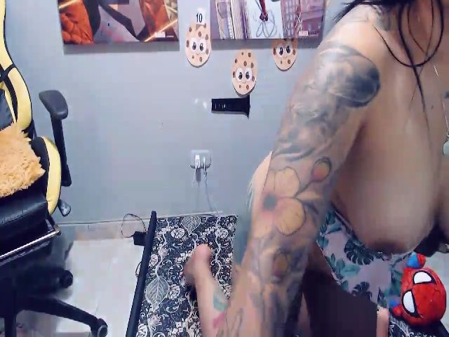 Live sex webcam photo for Alice_Summer #262953012