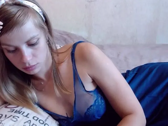 Live sex webcam photo for AndreaBlondy #257583142