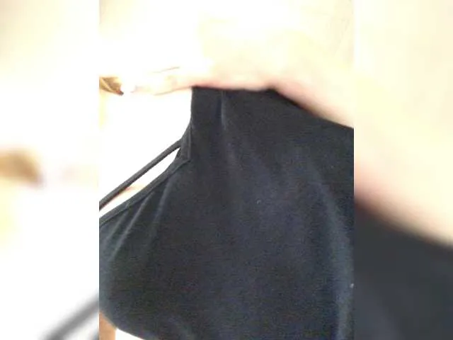 Live sex webcam photo for -x777x- #251134537