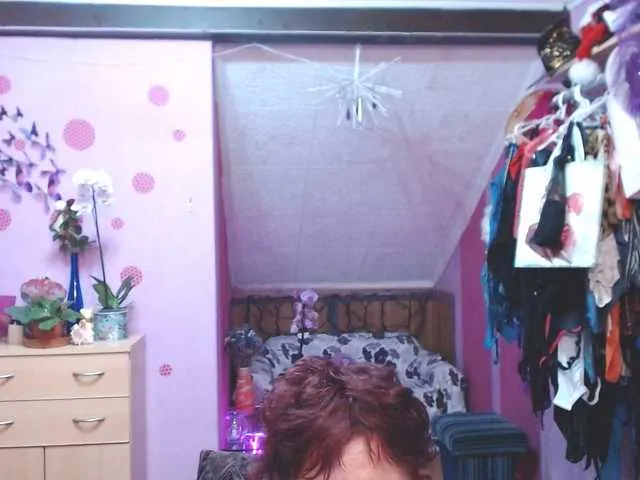 Live sex webcam photo for Elmira63 #245685931