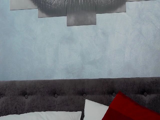 Live sex webcam photo for AnissaMaze #258101647