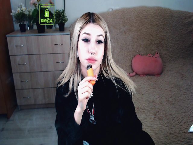 Live sex webcam photo for Alison_Moonli #257236531