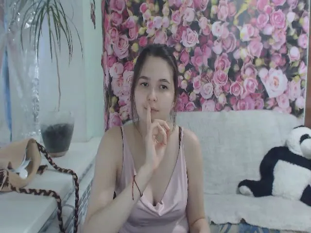 Live sex webcam photo for LiliBrendon #253126179