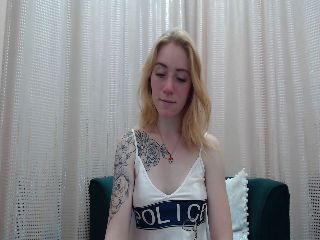 Live sex webcam photo for RedBerryy #251739934