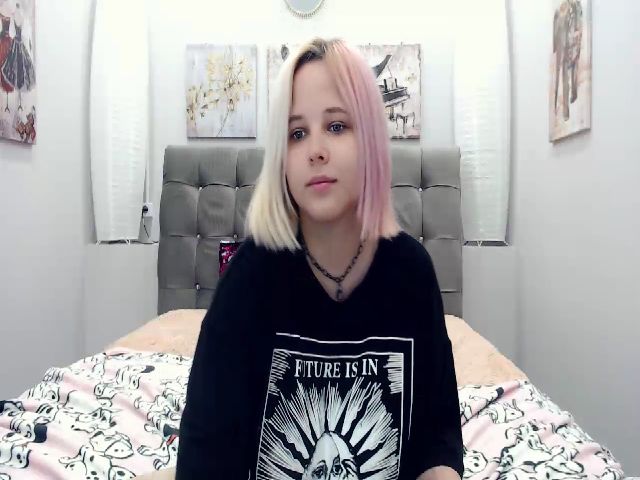 Live sex webcam photo for Helokit #255600748