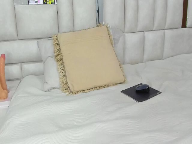 Live sex webcam photo for Scarlet_corte #252989565