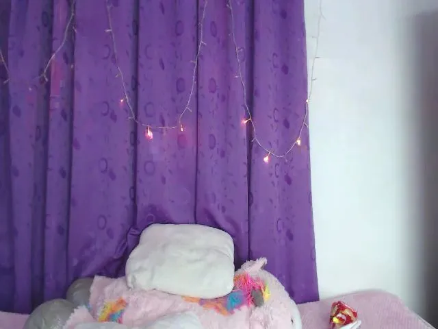 Live sex webcam photo for Lindsy_blue #264618687