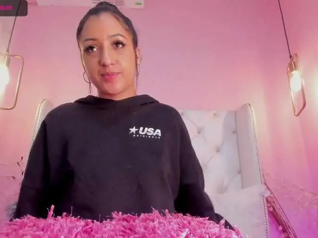 Live sex webcam photo for AnnyBee #254643669