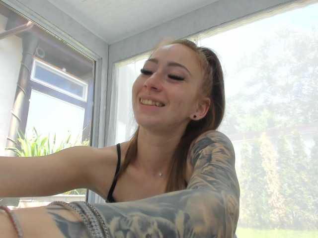 Live sex webcam photo for JueBellen #244235711