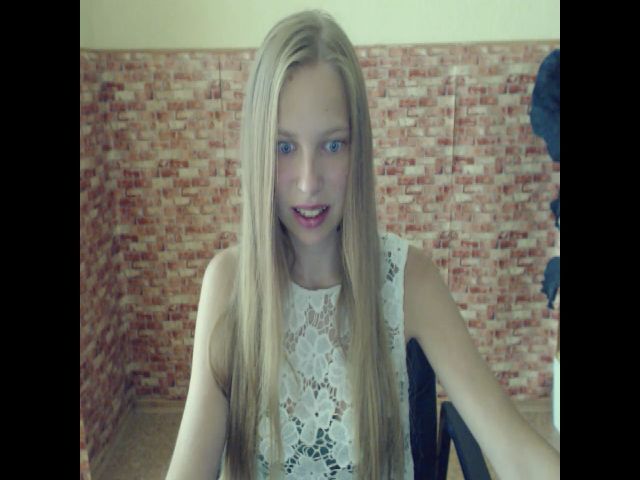 Live sex webcam photo for SshyTeen #254995956