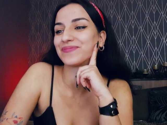 Live sex webcam photo for DaphneMoss #241163283