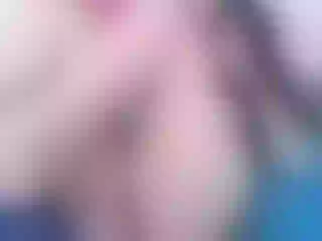 Live sex webcam photo for Kloeluv20 #254528045