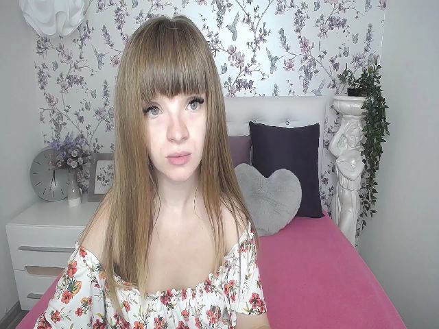 Live sex webcam photo for Ssexy_Kitty #263646589