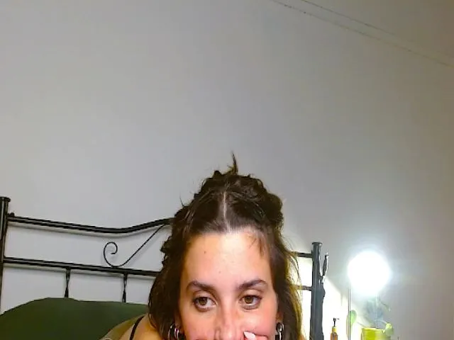 Live sex webcam photo for Honeyt #254485591