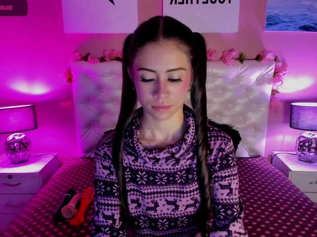 Live sex webcam photo for SaraBellum #241172838