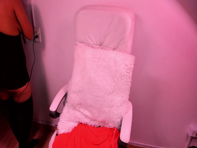 Live sex webcam photo for Isa__santos #258284942