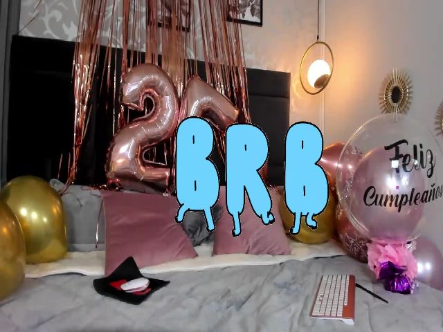 Live sex webcam photo for MarieBass #262193359