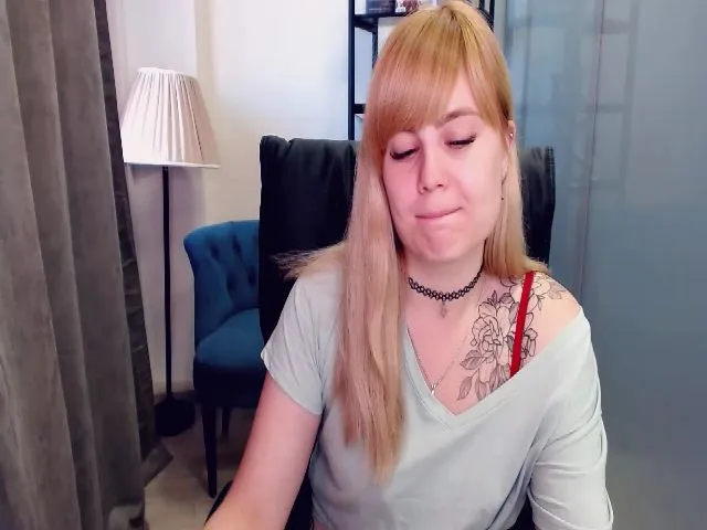 Live sex webcam photo for AdelinaBlondy #262033265