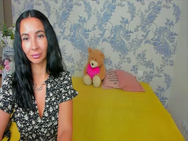 Live sex webcam photo for NikaRysa #260432638