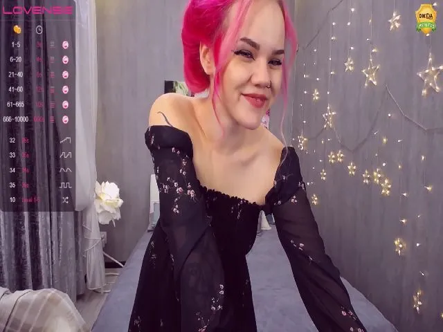 Live sex webcam photo for KerryBlair #255544610