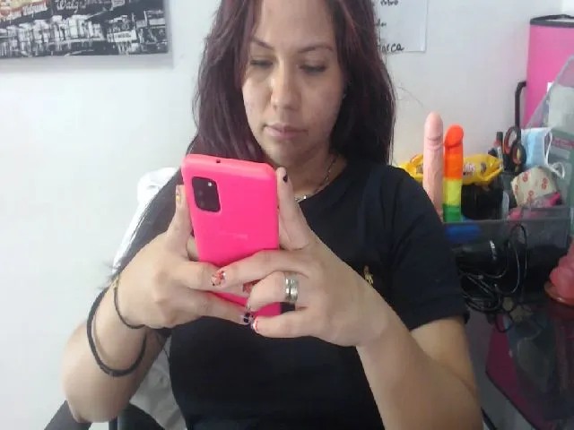 Live sex webcam photo for Shanel_bigass #256460401