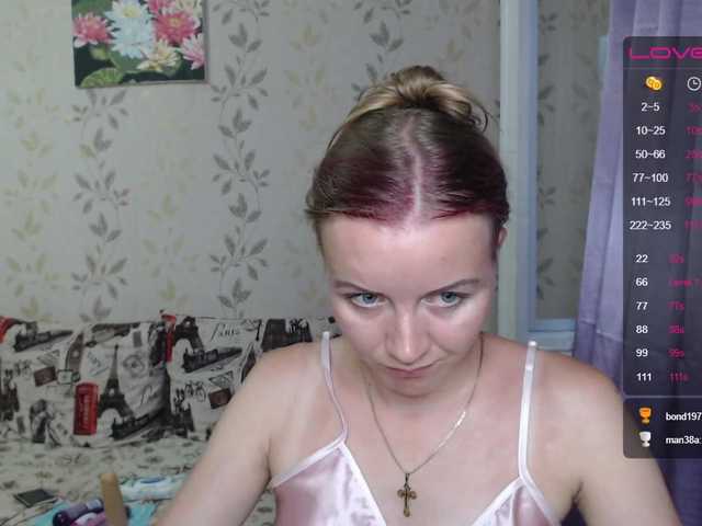 Live sex webcam photo for Alenushka888 #250854276