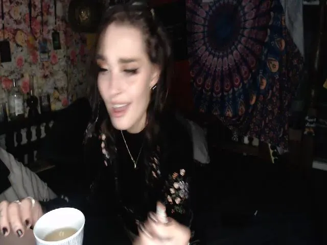 Live sex webcam photo for LlittleLlama #253099398